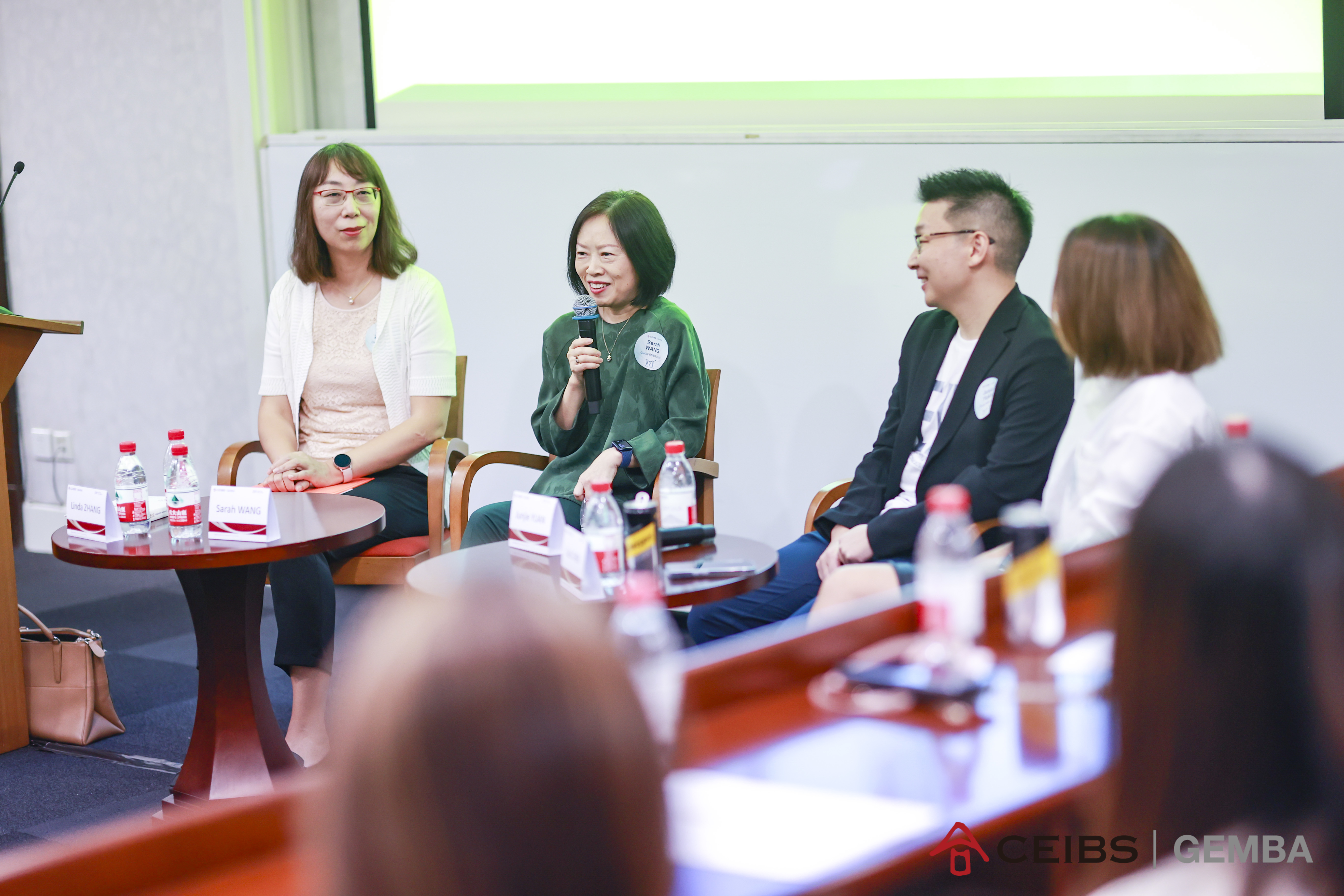 Linda Zhang (left one), Global EMBA 2001