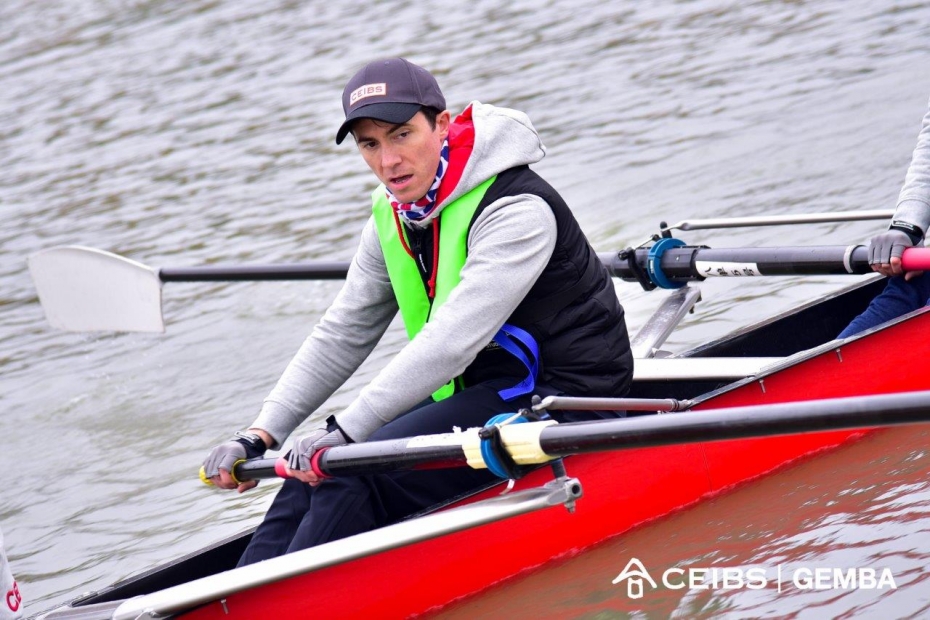 Chris Dunn rowing 