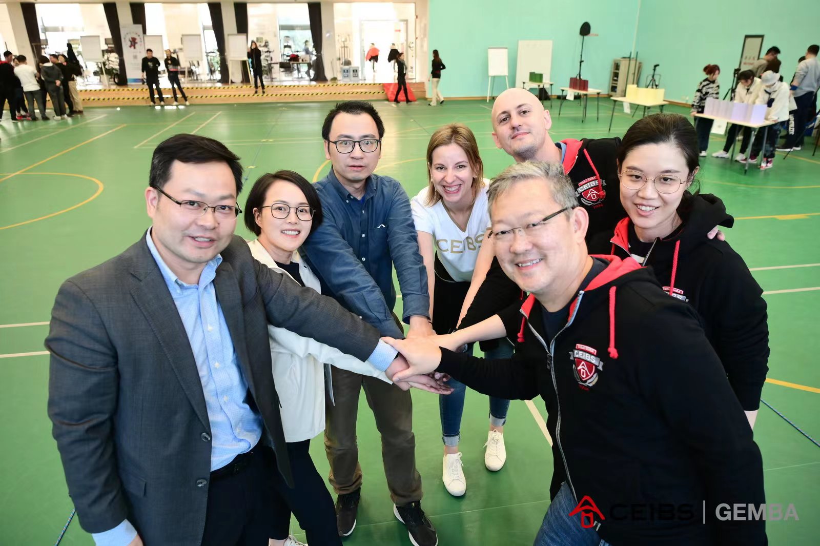 Sean Cui with his classmates
