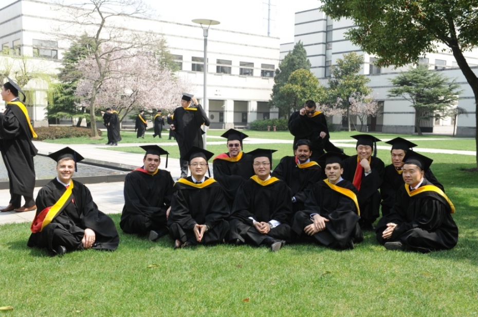 GEMBA graduation group photo